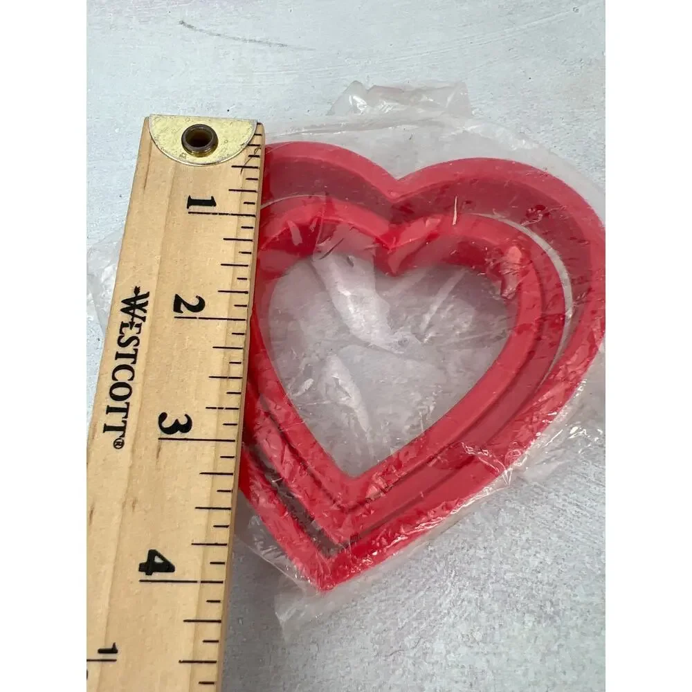 Heart‎ shaped cookie cutters Set of 4